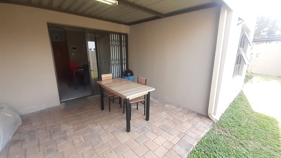 To Let 2 Bedroom Property for Rent in Melodie North West